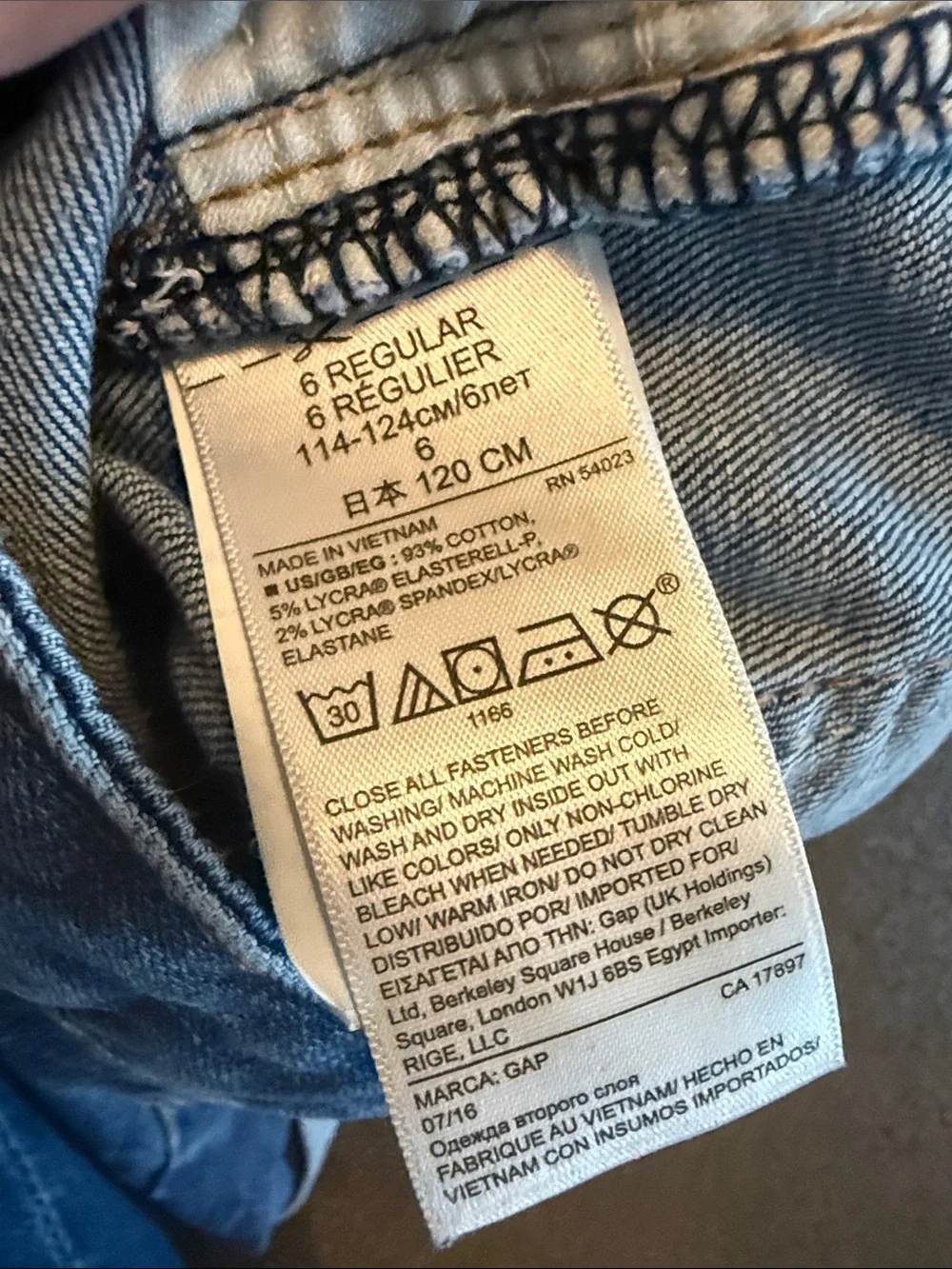 GAP Kids and Cat& Jack Denim Shorts in Blue and gray bundle embroidered size 6